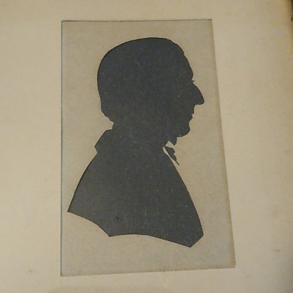 Old Antique Frame with Gentleman Silhouette - Picture 10 of 16